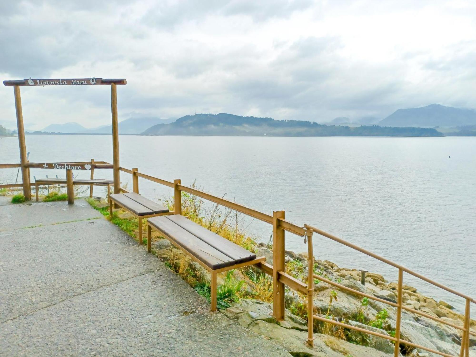 Riverfront Apartment Besenova Bagian luar foto